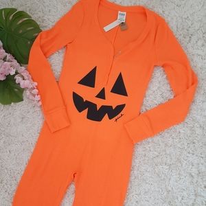 NEW (L) VS PINK Halloween Sleep Thermal Onsie